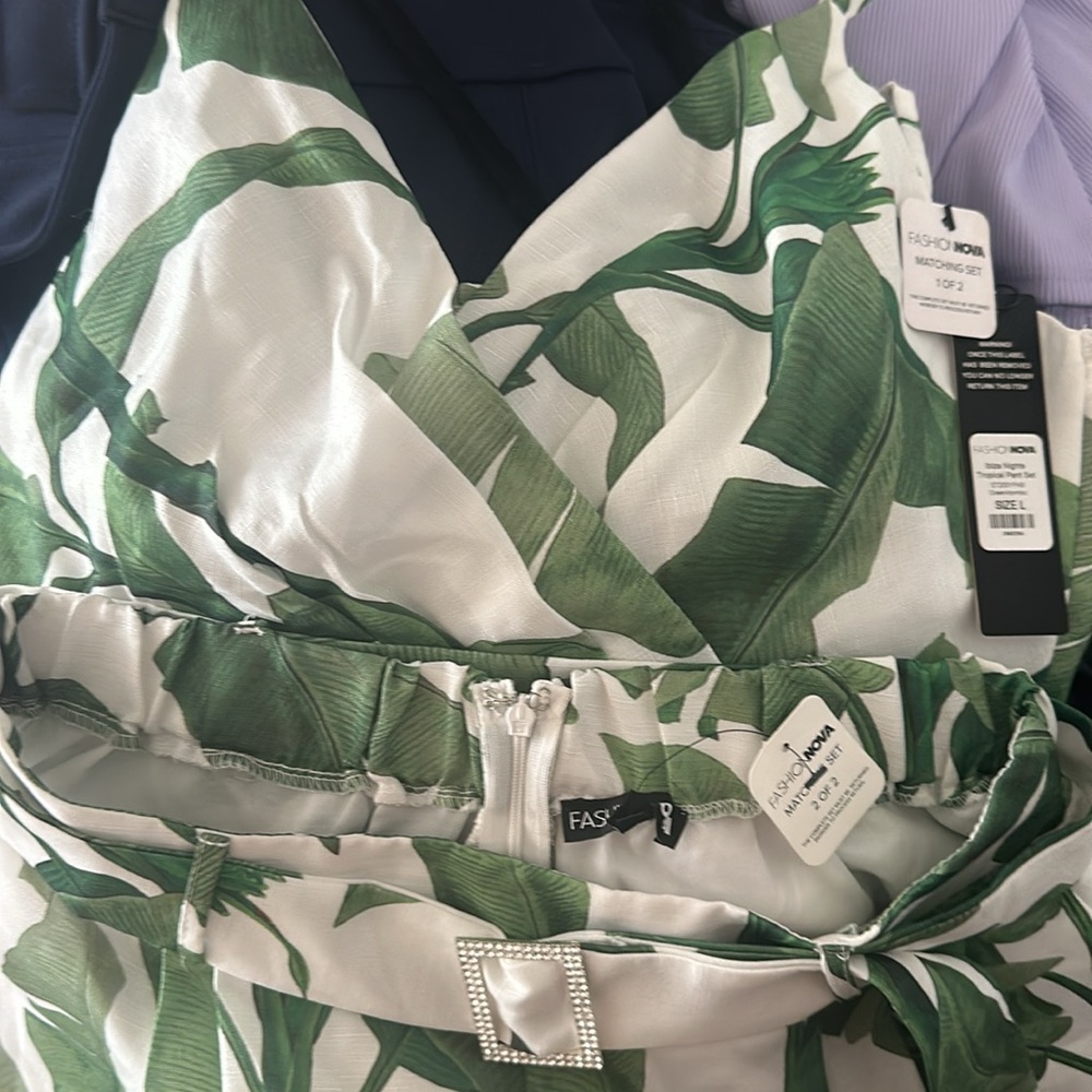 Fashion Nova NWT. Ibiza Nights Tropical Pant Set - Green/combo